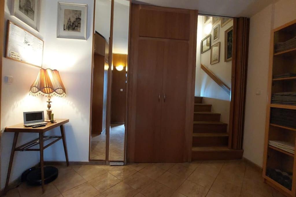 Prázdninový dům Klasicky Dum, 5 Loznic , 5 Bedrooms, Praha