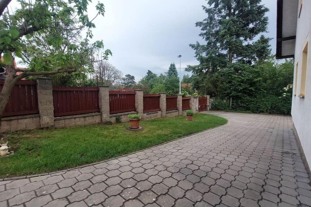 Klasicky Dum, 5 Loznic , 5 Bedrooms, Dovolenkový dom Prague
