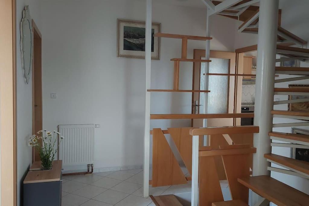 Klasicky Dum, 5 Loznic , 5 Bedrooms, Dovolenkový dom Prague