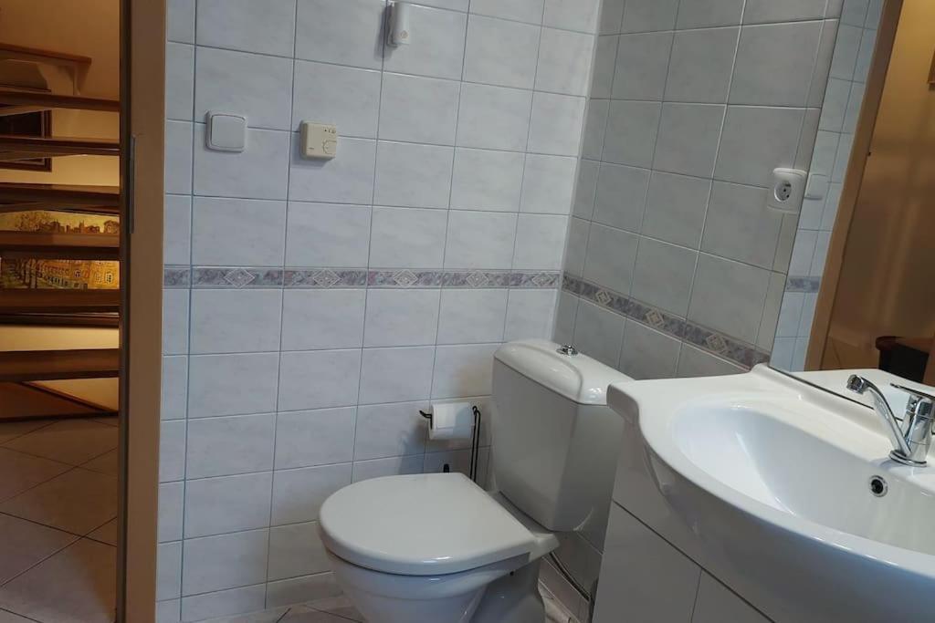 Klasicky Dum, 5 Loznic , 5 Bedrooms, Dovolenkový dom Prague
